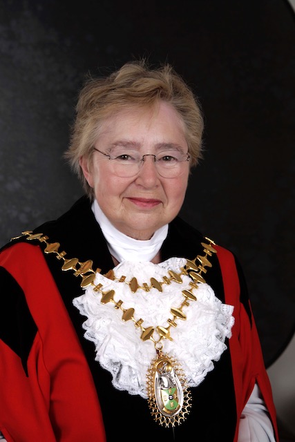 Photo of Councillor Sadie Smith, Mayor of Sandwell, 2006/07